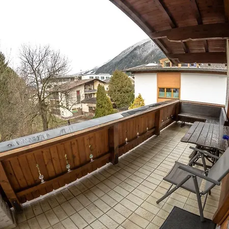 Landhaus Alpenrose Mayrhofen Exterior photo